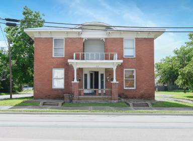 Main picture of 2126 Wesley St