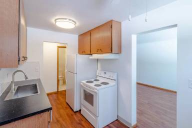 Main picture of Carroll Court Apartments