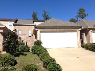 Main picture of 21 Riviera Dr