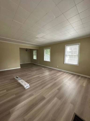 Main picture of 1712 W Bethel Ave
