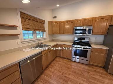 Main picture of 133 S Main St