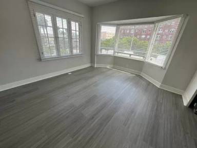 Main picture of 405 W 3rd St