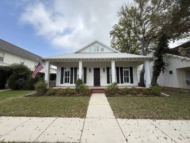 Main picture of 10391 Emmanuel St