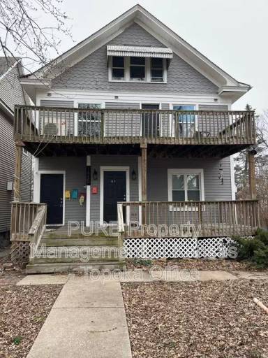 Main picture of 1620 SW College Ave