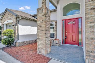 Main picture of 653 Yorkshire Dr