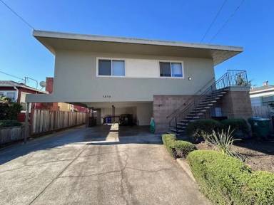 Main picture of 5830 Jefferson Ave