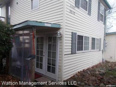 Main picture of 3503 Eleanor Ave NE