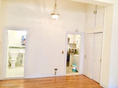 Main picture of 440 W 22nd St
