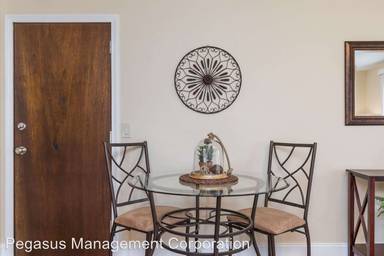 Main picture of Olde Hampton Village Apartments