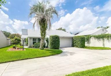 Main picture of 2449 Lorraine Ct S