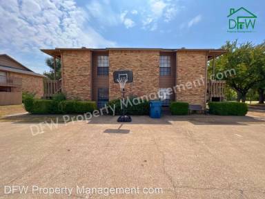Main picture of 500 E Denton Dr
