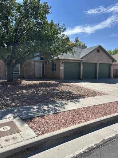 Main picture of 8316 Calle Primera NW