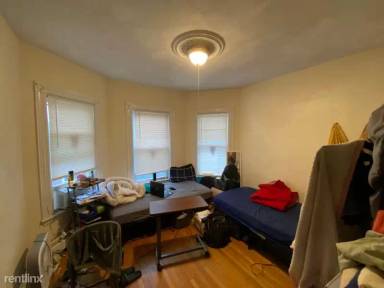 Main picture of 80 Hillside St