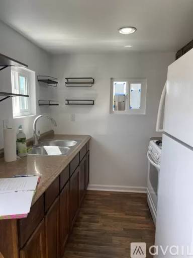 Main picture of 711 W Ocean Ave