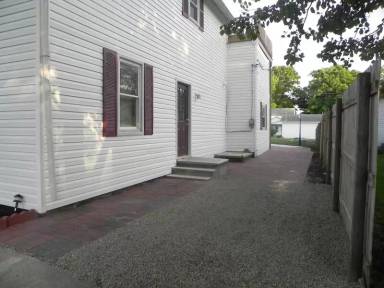 Main picture of 803 E Water St
