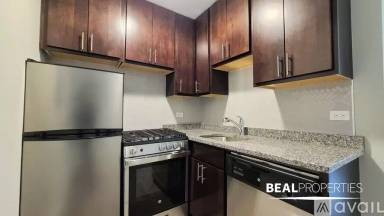 Main picture of 530 W Surf St