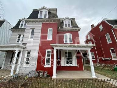 Main picture of 254 Roosevelt Ave