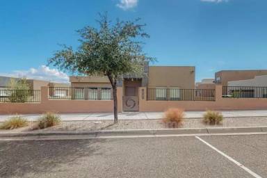 Main picture of 2507 Mariposa Loop NE