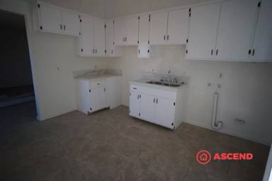 Main picture of 209 E Warren Ave