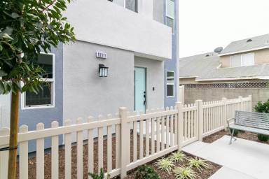 Main picture of 10911 Montauk Ln