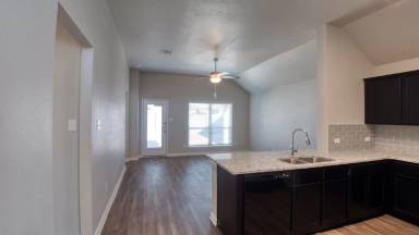 Main picture of 533 Fallbrook Dr