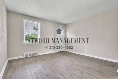 Main picture of 14722 Quincy St