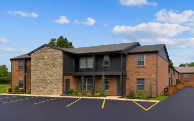 Main picture of 3165 E 49th St