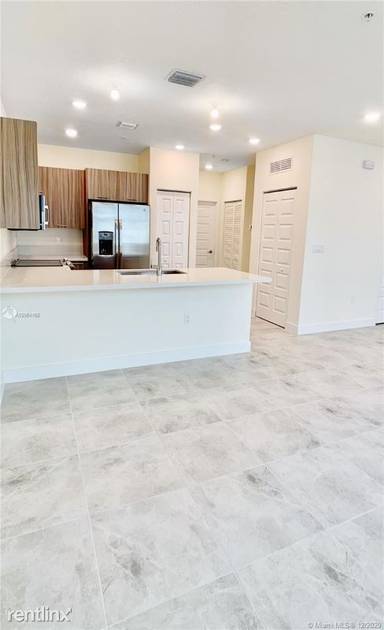 Main picture of 6420 NW 102nd Path