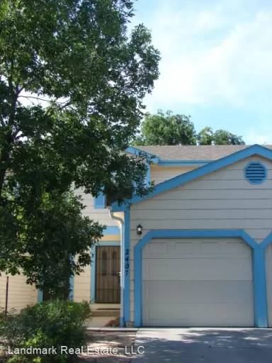 Main picture of 2407 Lexington Village Ln