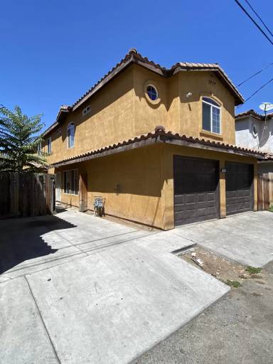 Main picture of Oak Park Townhomes