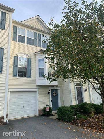 Main picture of 8482 Putnam Ct