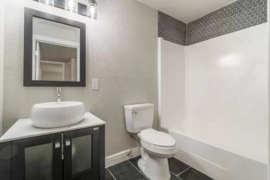 Main picture of WHITE OAKS APARTMENTS