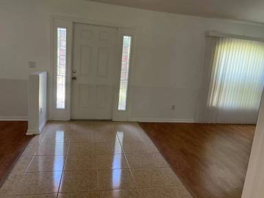 Main picture of 51 Fordham Ln