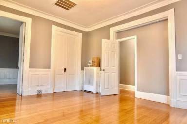 Main picture of 28 Virginia St