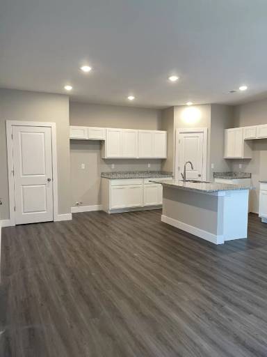 Main picture of 5232 N Cypress St