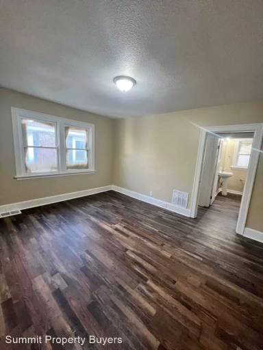 Main picture of 3762 Vine St