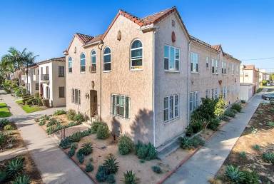 Main picture of 367 N Curson Ave