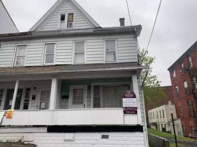 Main picture of 817 N Rock St