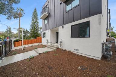 Main picture of 171 S Hoover St