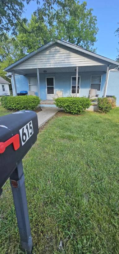 Main picture of 613 Carver Ave