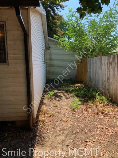 Main picture of 8395 SE Brooklyn St