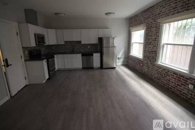 Main picture of 412 S Lake St