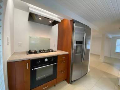 Main picture of 617 E 11th 1/2 St