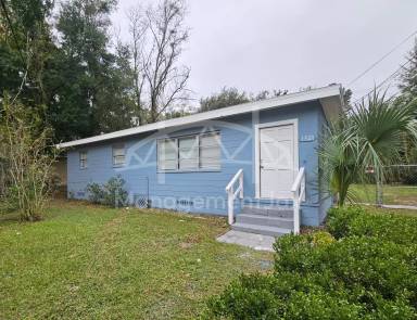 Main picture of 1922 Maclean Rd