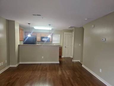 Main picture of 1679 Park Town Pl