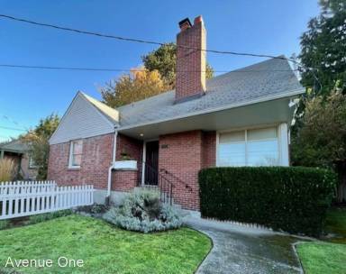 Main picture of 2858 12th Ave W