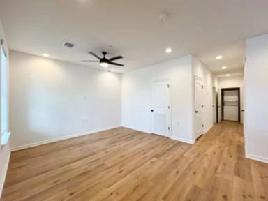 Main picture of 917 Lamar Street