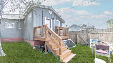 Main picture of 210 Chapman St
