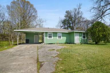 Main picture of 715 Central Rd