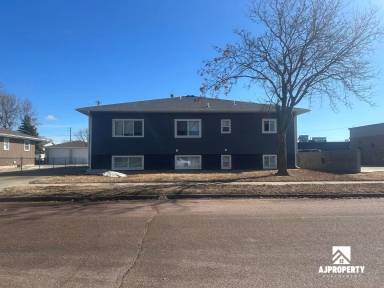 Main picture of 3308 S Lincoln Ave